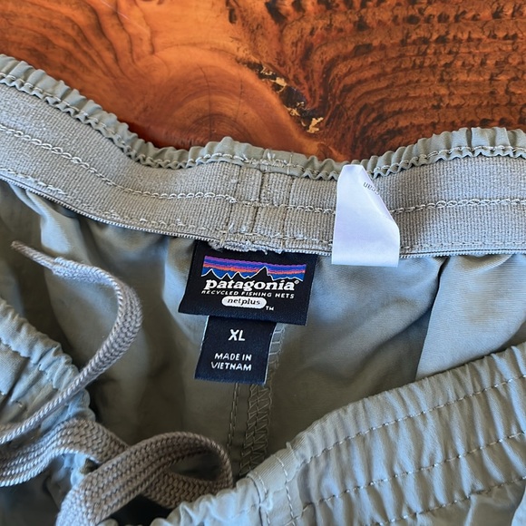 Patagonia Baggie 5” shorts - Picture 3 of 5